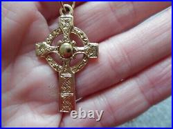 9CT GOLD CELTIC CROSS Necklace. 18 Flat Curb Heavy Chain. 11.7g. Stunning item