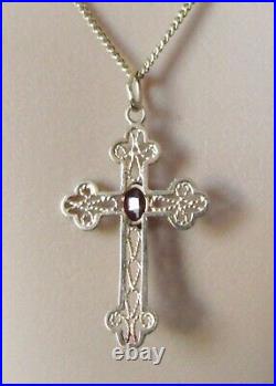 9ct Gold Necklace 9ct Yellow Gold Garnet Cross Pendant & 9ct Gold Chain