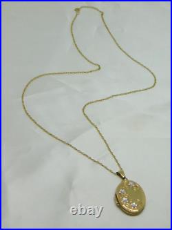 9ct Gold Oval Floral Pattern Locket on Chain