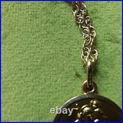 9ct Gold St Christopher and 18in Chain 6grms