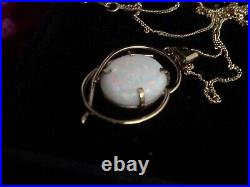 9ct Gold and Opal Ring and Pendant. Includes A 9ct Gold Chain Lovely Set