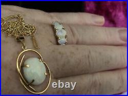 9ct Gold and Opal Ring and Pendant. Includes A 9ct Gold Chain Lovely Set