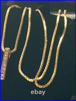 Attractive 9ct Italy Solid gold dangly necklace Condition Is NEW