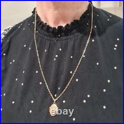 Gold 9ct chain with locket. 15.12gm