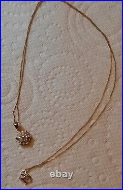 Pretty 9ct Gold Diamond Daisy Cluster Necklace Fine 18 Inch Chain