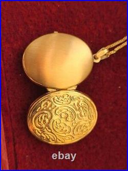 Vintage 9Ct Gold Oval Locket H. Samuels + 46Cm 9Ct Chain